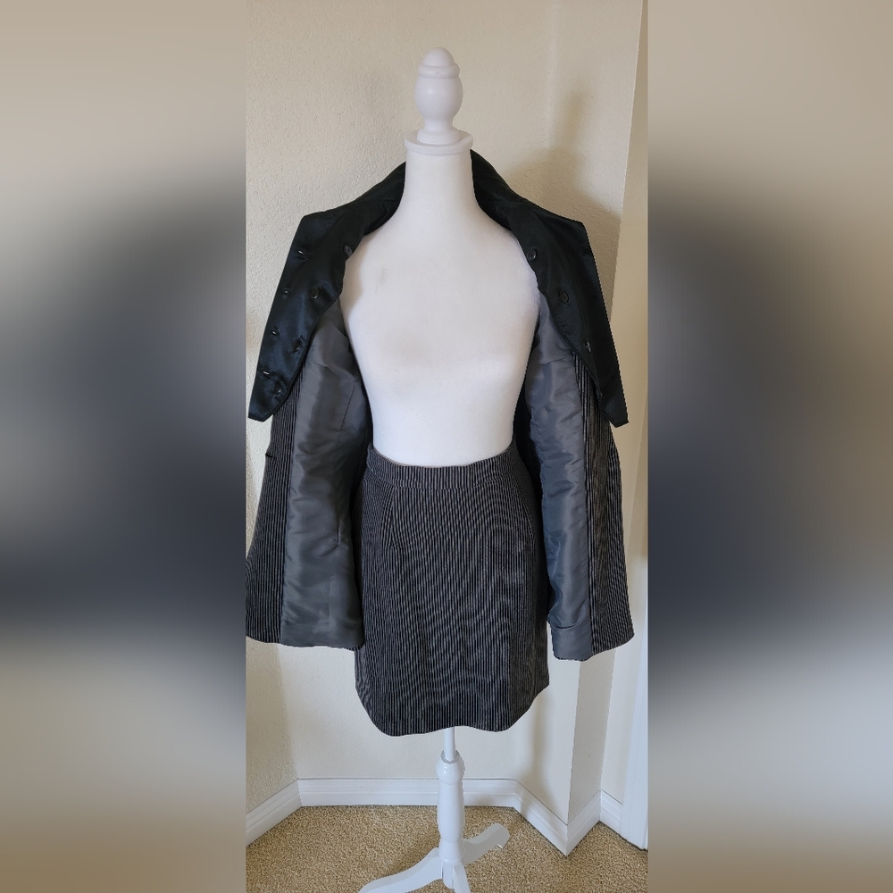 Tom Klaim Detachable Collar Suite, size 8. - Picture 5 of 6
